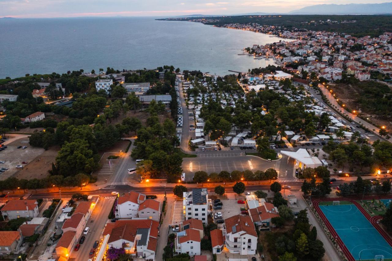 Azzurro Apartment - With Private Rooftop Jacuzzi Zadar Exterior photo